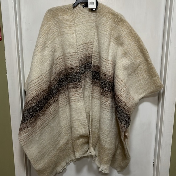 STEVE MADDEN Striped Ombré Kimono - Picture 6 of 10